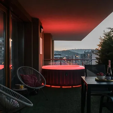 Downtown Penthouse 아파트