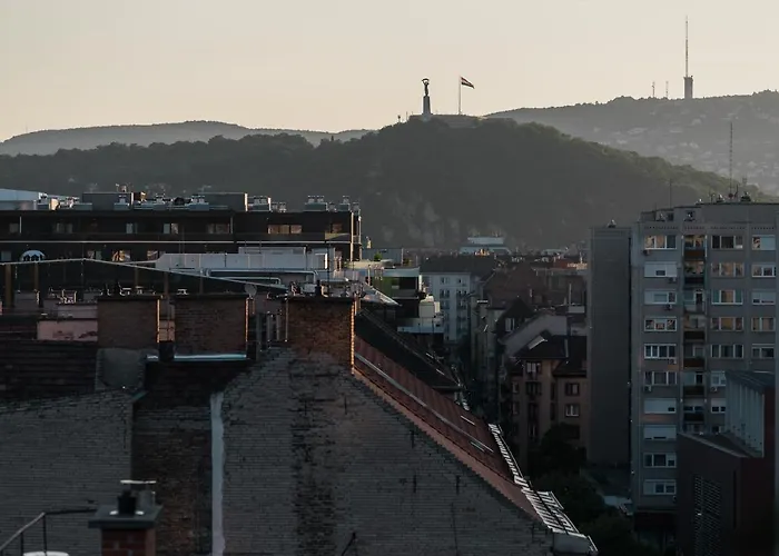 Downtown Penthouse 아파트