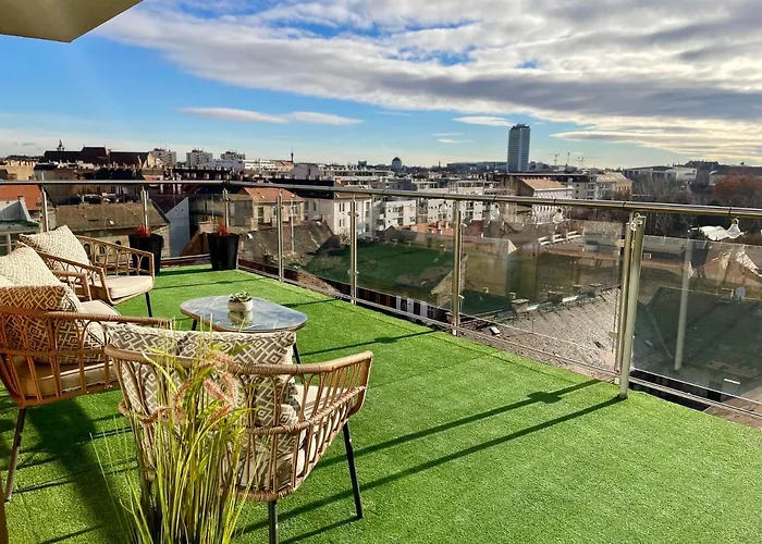 Downtown Penthouse Апартаменты *