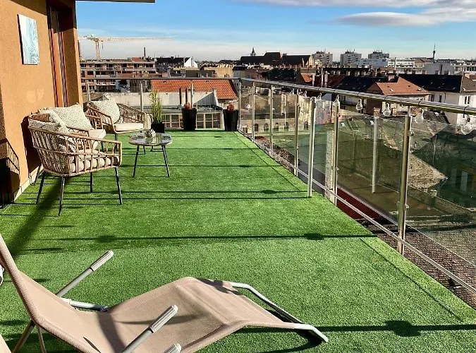 Апартаменты Downtown Penthouse