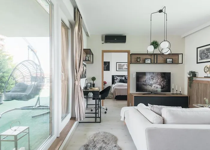 Downtown Penthouse Апартаменты *