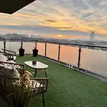 Downtown Penthouse Apartament